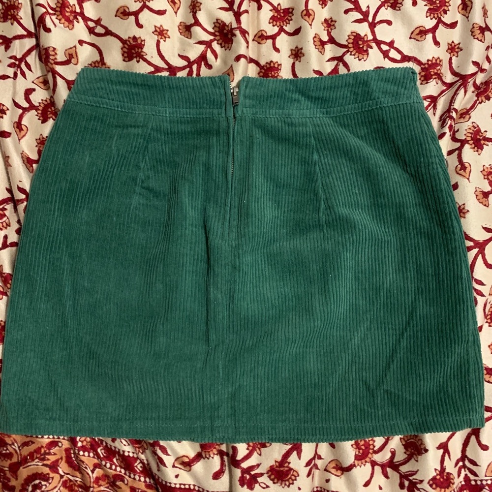 skirt - Picture 2 of 2